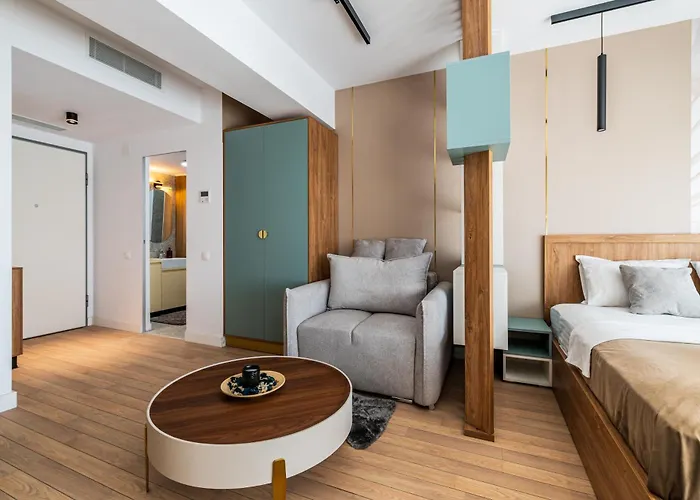 - High-end With Private Parking - By Solinis Homes *