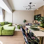 - High-end With Private Parking - By Solinis Homes Apartman Bukarest
