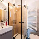 Apartman - High-end With Private Parking - By Solinis Homes *