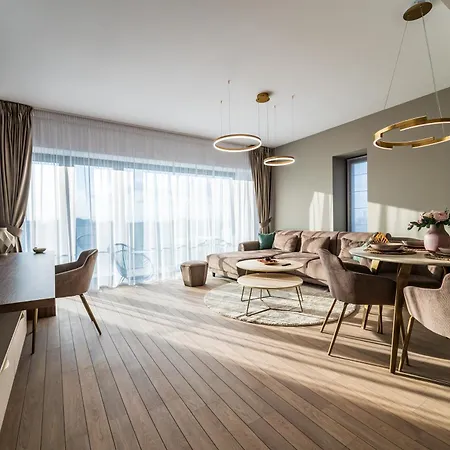 - High-end With Private Parking - By Solinis Homes Apartment *