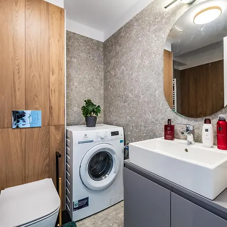 - High-end - By Solinis Homes Apartment *
