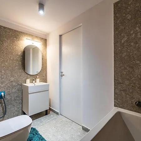 Lejlighed - High-end With Private Parking - By Solinis Homes