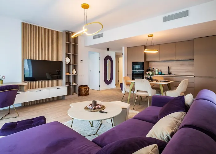 Apartment - High-end With Private Parking - By Solinis Homes *