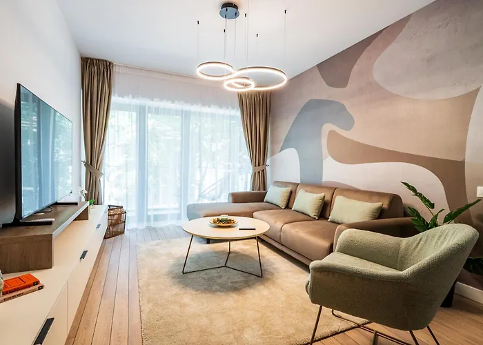 - High-end With Private Parking - By Solinis Homes *