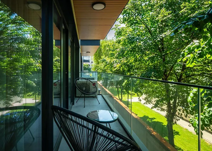 - High-end With Private Parking - By Solinis Homes Бухарест