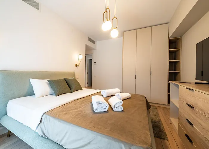 - High-end With Private Parking - By Solinis Homes Apartment Bucharest