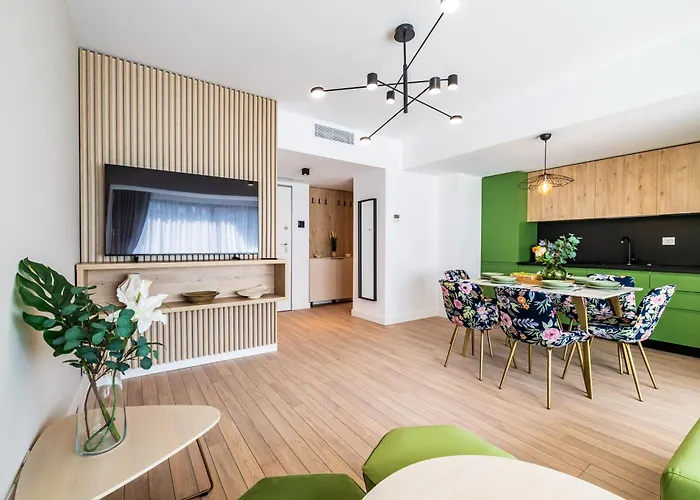 - High-end With Private Parking - By Solinis Homes Апартаменти *