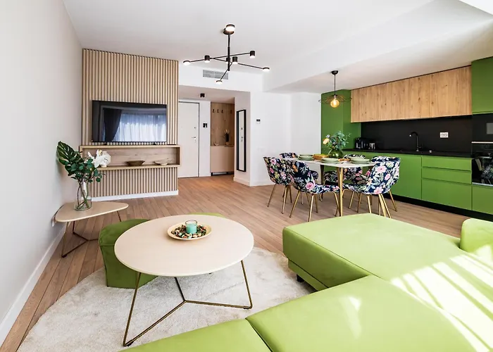 Апартаменти - High-end With Private Parking - By Solinis Homes Бухарест