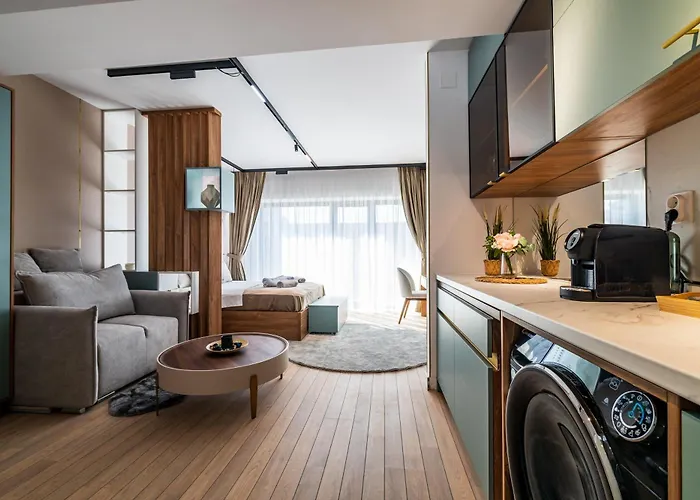 - High-end With Private Parking - By Solinis Homes *