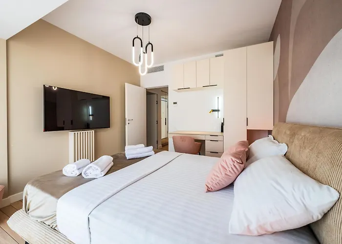 Apartment - High-end With Private Parking - By Solinis Homes Bukarest