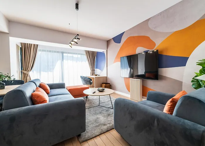 Апартаменти - High-end With Private Parking - By Solinis Homes