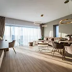 - High-end With Private Parking - By Solinis Homes Apartmán *
