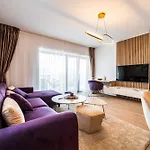 Apartmán - High-end With Private Parking - By Solinis Homes