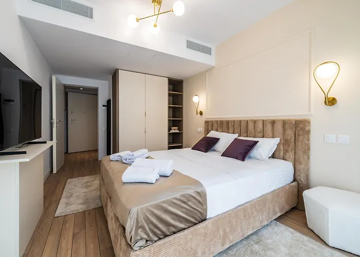 Apartament - High-end With Private Parking - By Solinis Homes