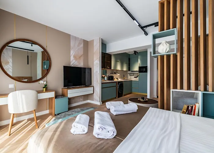 - High-end With Private Parking - By Solinis Homes