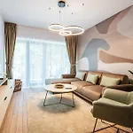 - High-end With Private Parking - By Solinis Homes *