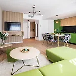 Lejlighed - High-end With Private Parking - By Solinis Homes Bukarest