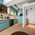 - High-end With Private Parking - By Solinis Homes Lejlighed *