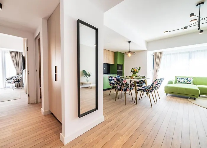 - High-end With Private Parking - By Solinis Homes 公寓