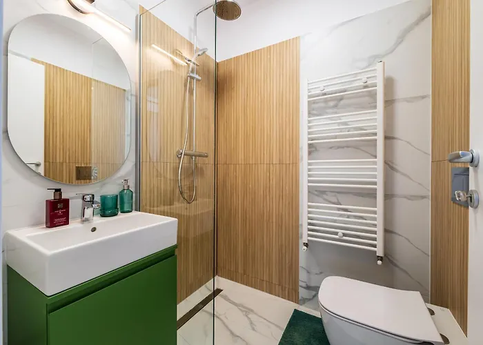 - High-end With Private Parking - By Solinis Homes * 布加勒斯特
