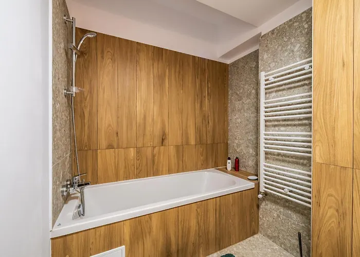 - High-end With Private Parking - By Solinis Homes 公寓